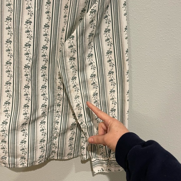 Women’s Cabela white and green striped button down shirt. Size L Regular - Picture 6 of 7